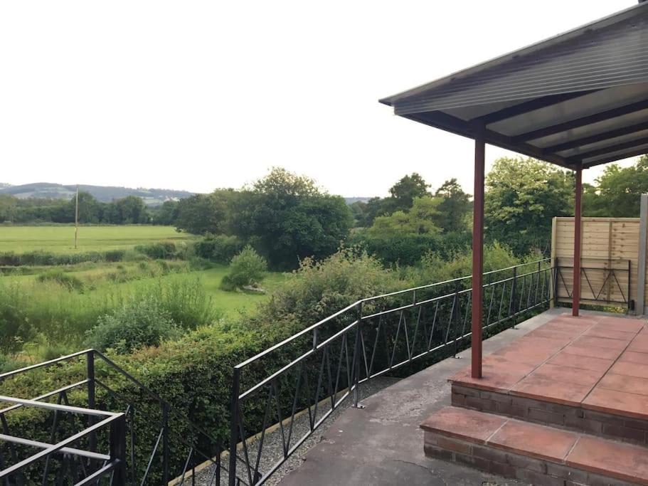 Riverside Chalet In Heart Of Lampeter, West Wales Villa Екстериор снимка